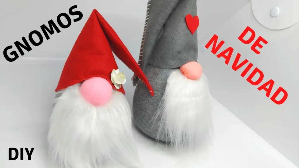 Cómo Hacer Duendes de Navidad con Calcetines