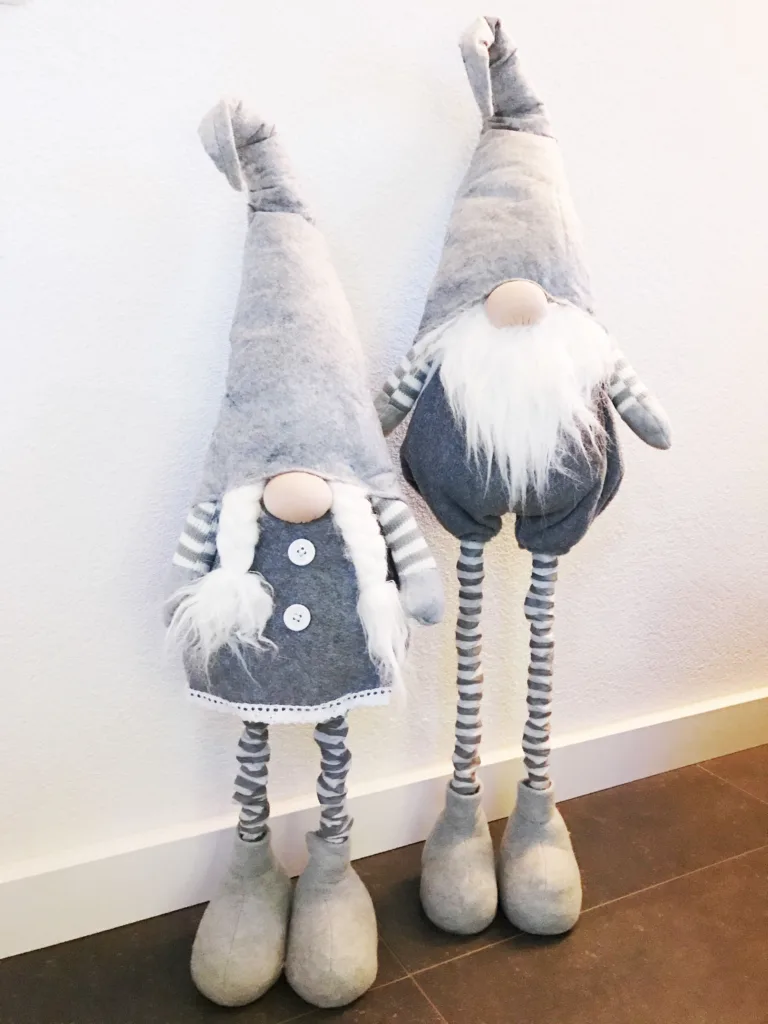 Cómo Hacer Duendes de Navidad con Calcetines